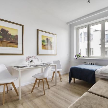 23 Unit Miniapartments Warszawa Lotnisko Okecie Fajne Ministudio Przy Bitwy Warszawskiej Eksteriør bilde